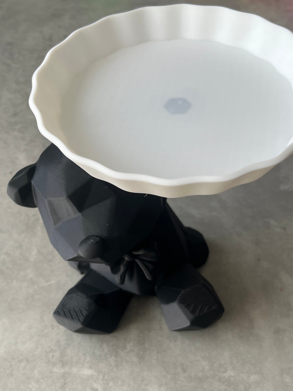 Dienblad met beer en strikje